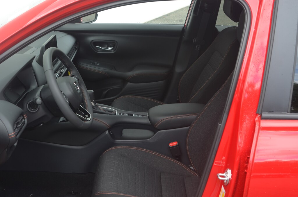 New 2025 Honda HRV For Sale at Herb Chambers Honda of Westborough VIN