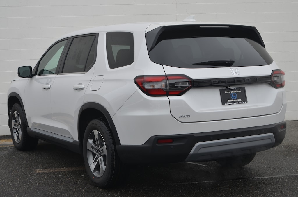 New 2025 Honda Pilot For Sale at Herb Chambers Honda of Westborough VIN