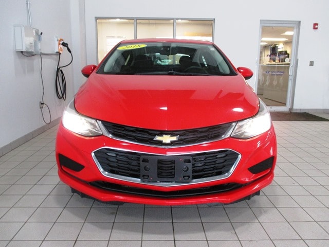 Used 2018 Chevrolet Cruze LT with VIN 3G1BE6SM3JS643779 for sale in Auburn, MA