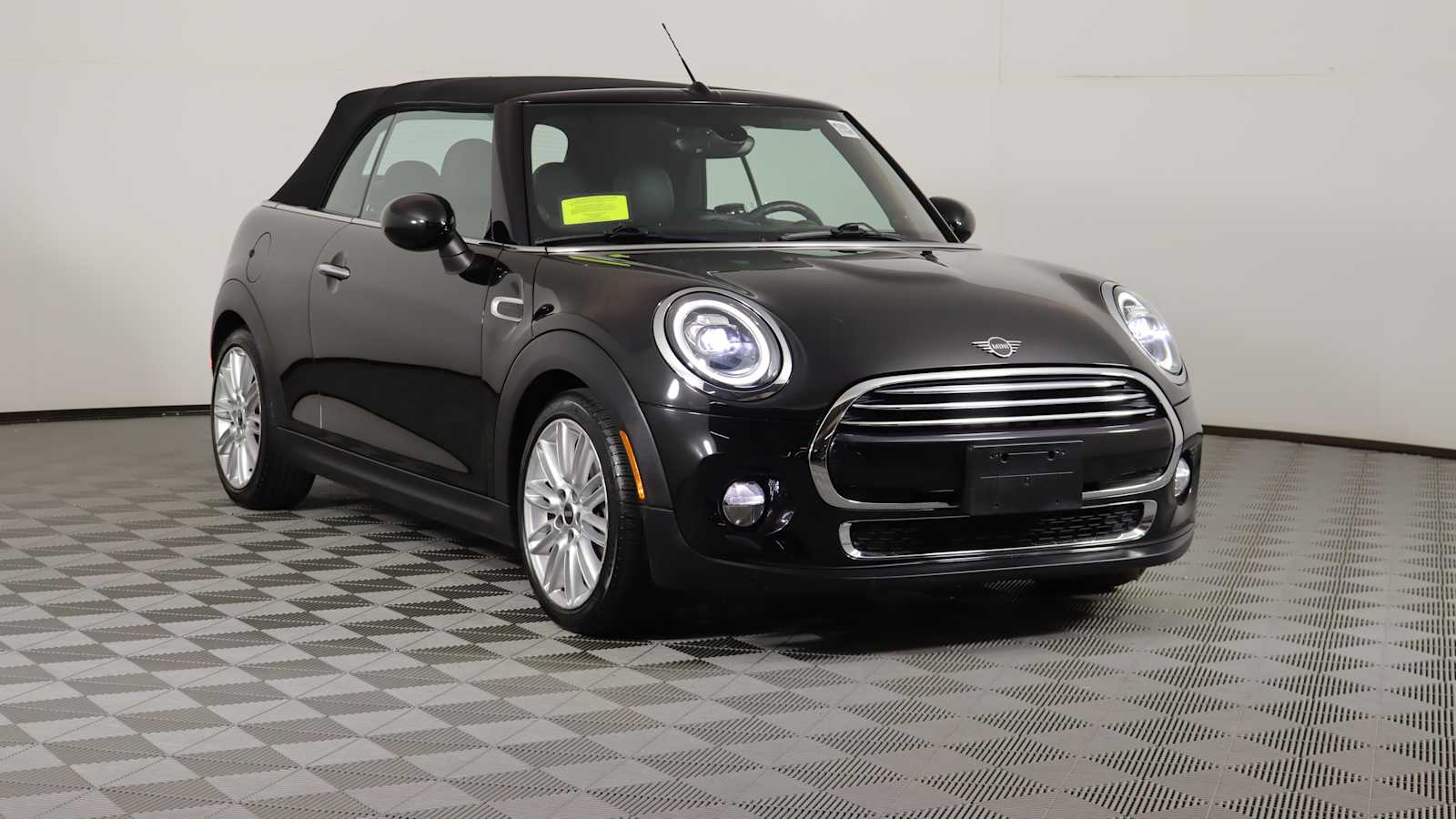 2019 MINI Convertible Base's photo