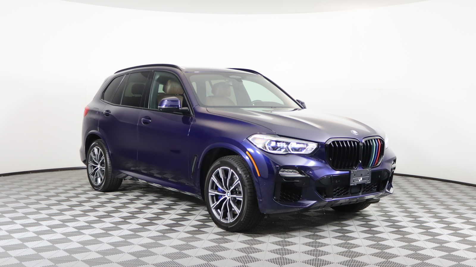 Used 2020 BMW X5 M50i with VIN 5UXJU4C03L9B75274 for sale in Boston, MA