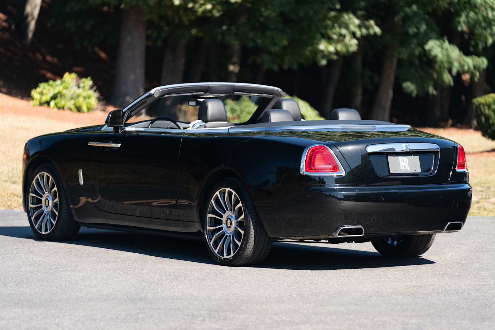 Used 2019 Rolls-Royce Dawn Base with VIN SCA666D56KU118042 for sale in Wayland, MA