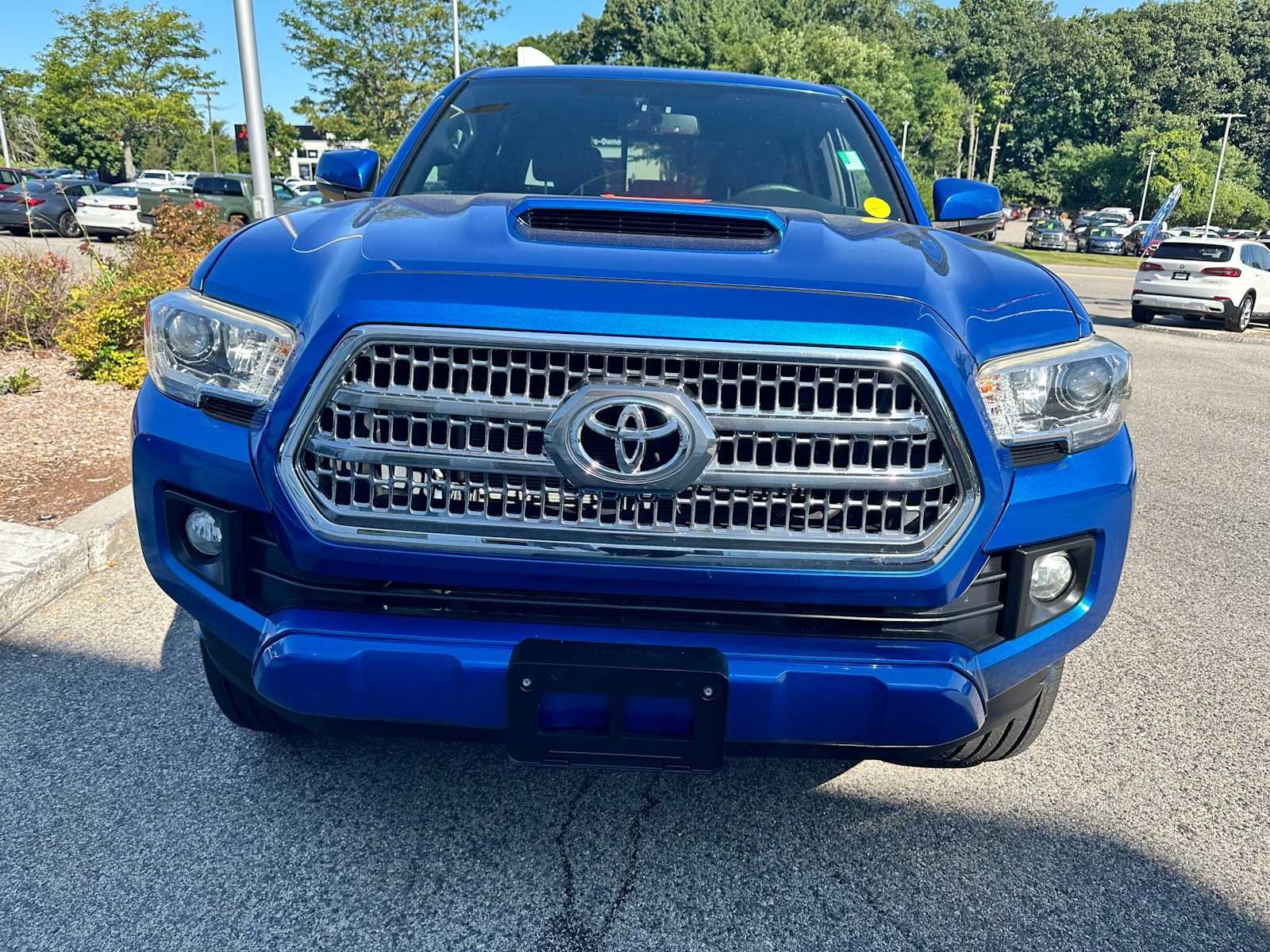 Used 2016 Toyota Tacoma TRD Sport with VIN 5TFCZ5AN7GX044329 for sale in Auburn, MA