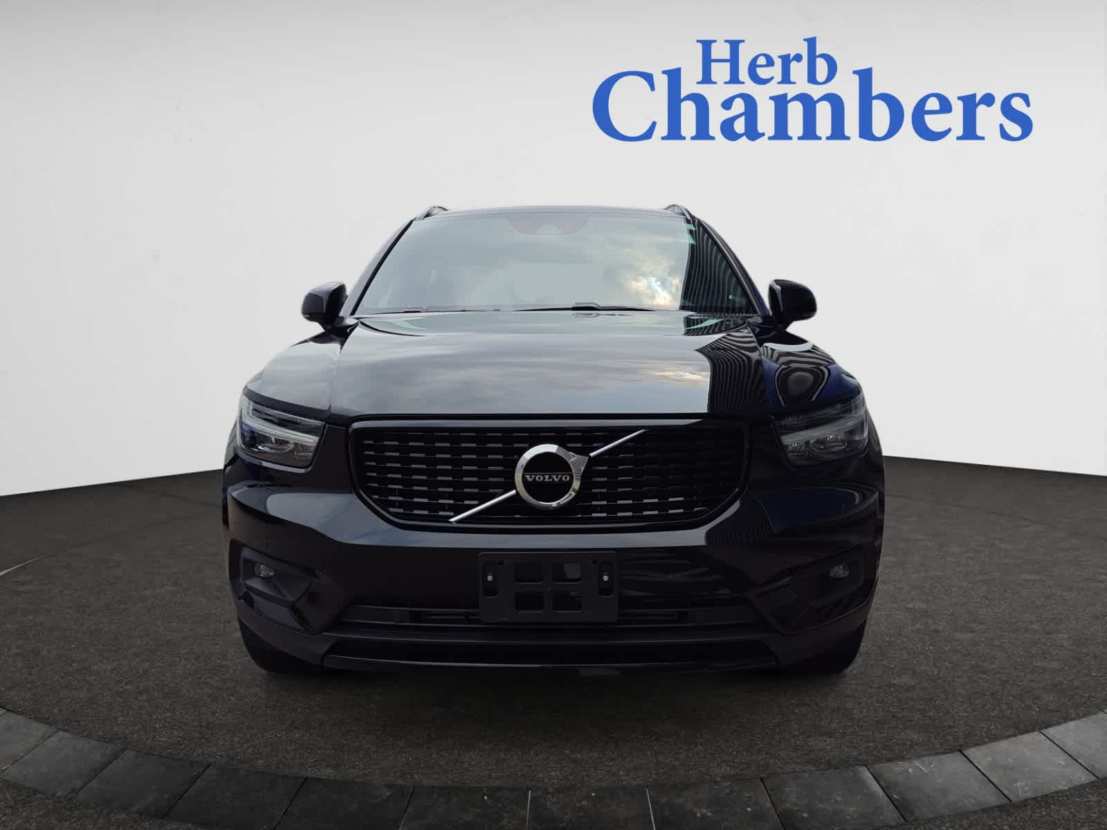 Used 2022 Volvo XC40 R-Design with VIN YV4162UM2N2661582 for sale in Norwood, MA