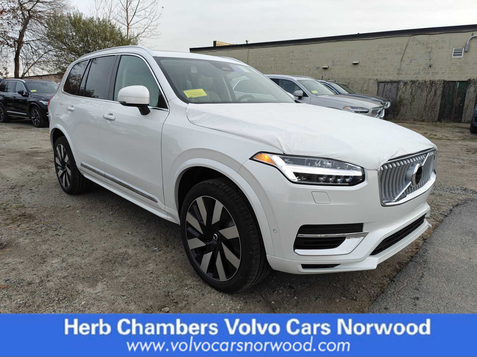 2024 Volvo XC90 Recharge Plug-in Hybrid T8 Plus Bright 7-Seater