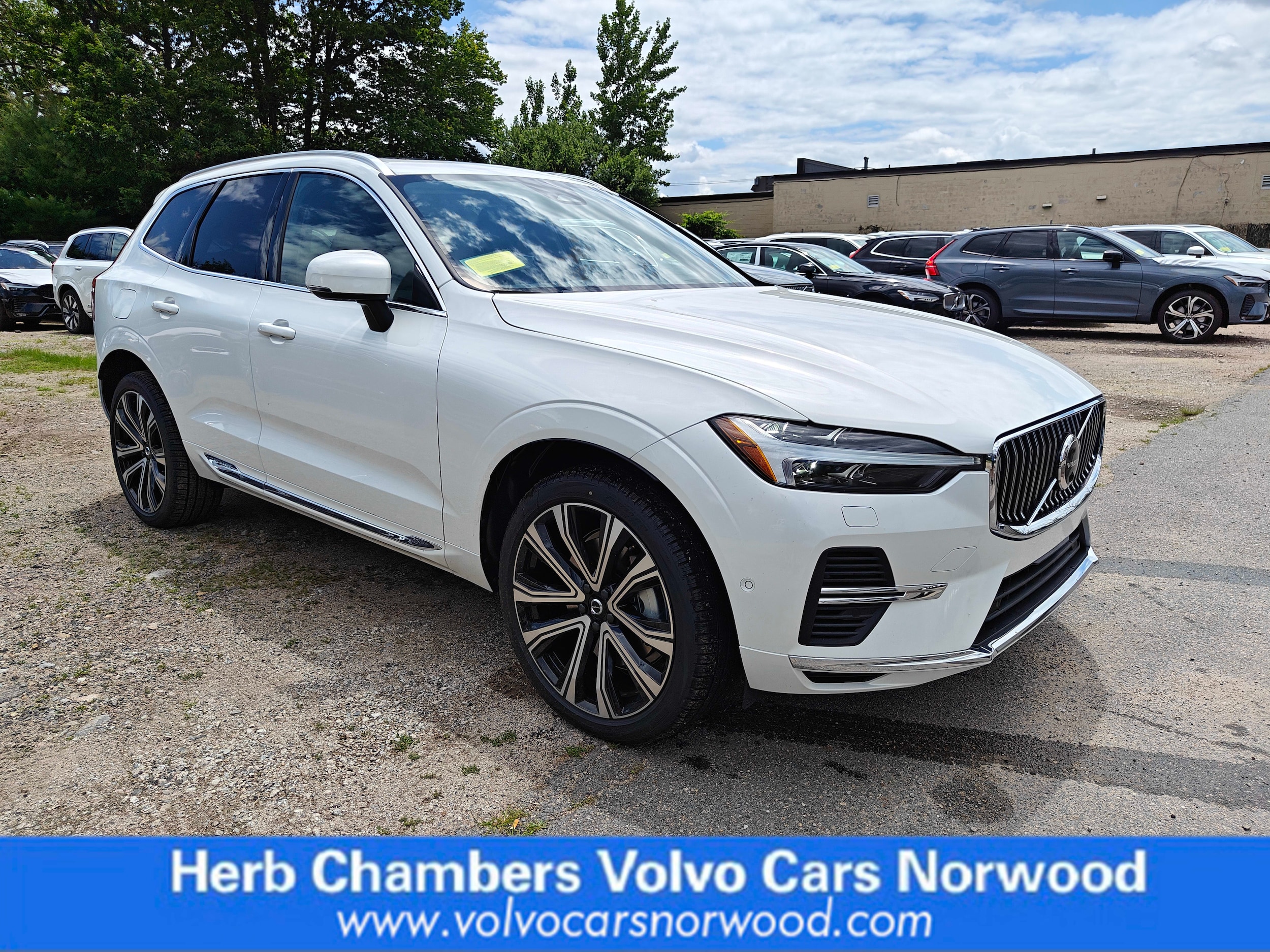 2023 Volvo XC60 Recharge Plug-in Hybrid Ultimate Bright
