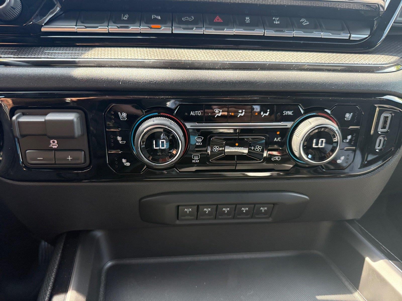 2026 Chevrolet Silverado 2500 HD ZR2 - Photo 23
