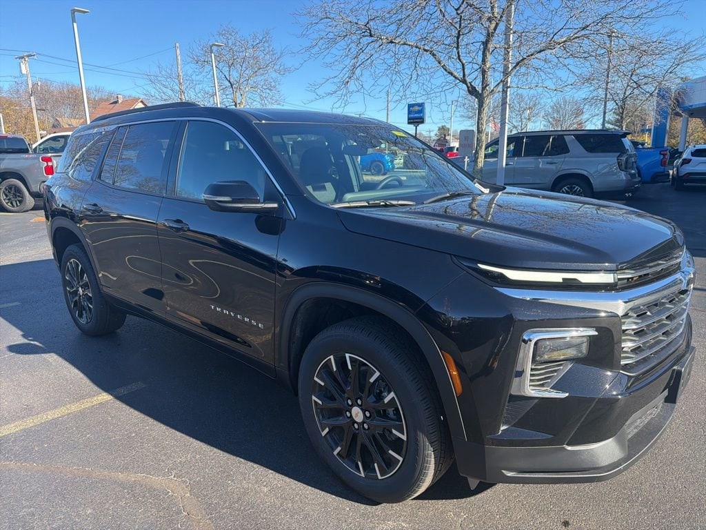 2026 Chevrolet Traverse LT's photo