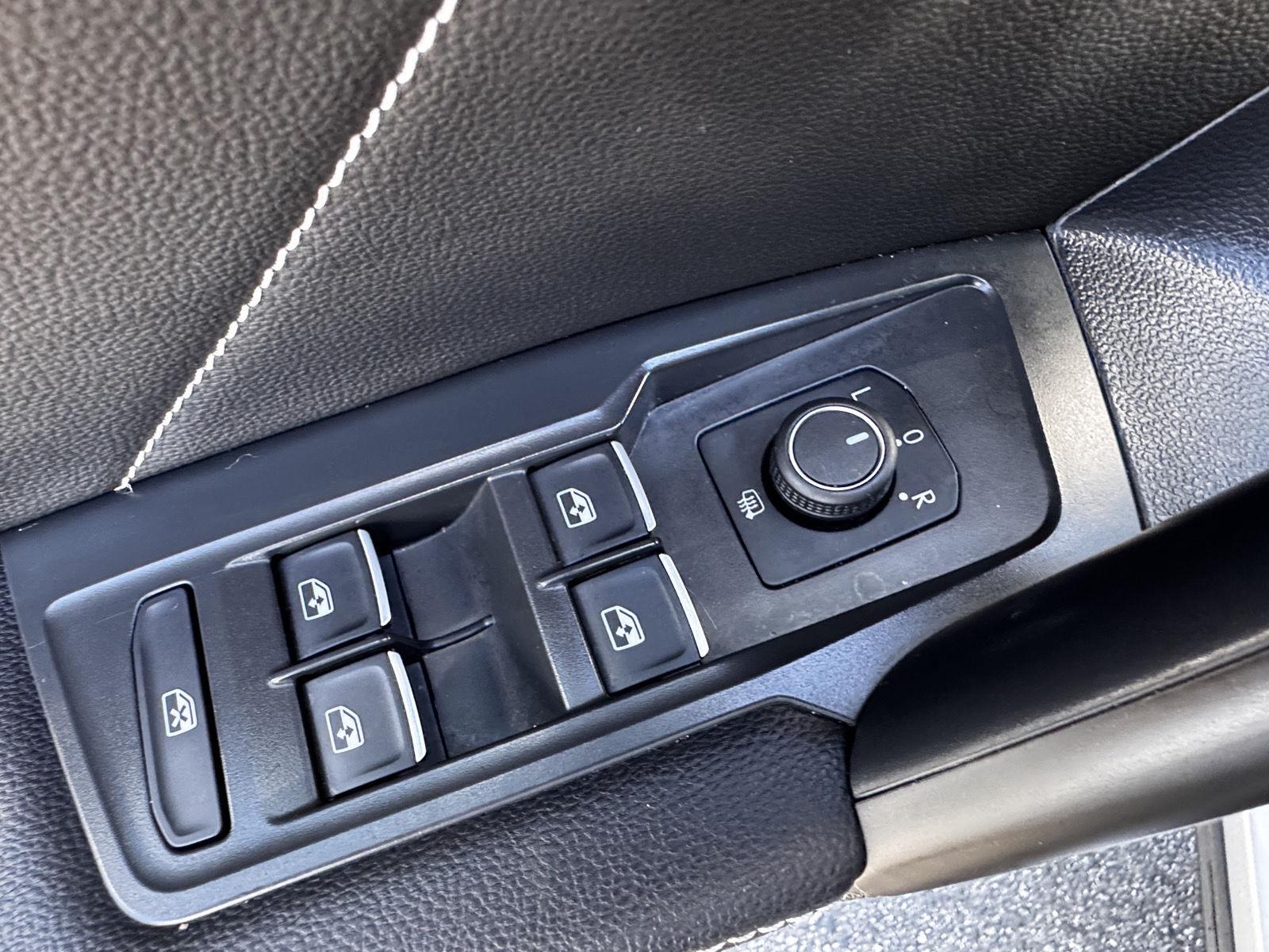 2022 Volkswagen Tiguan SE - Photo 20