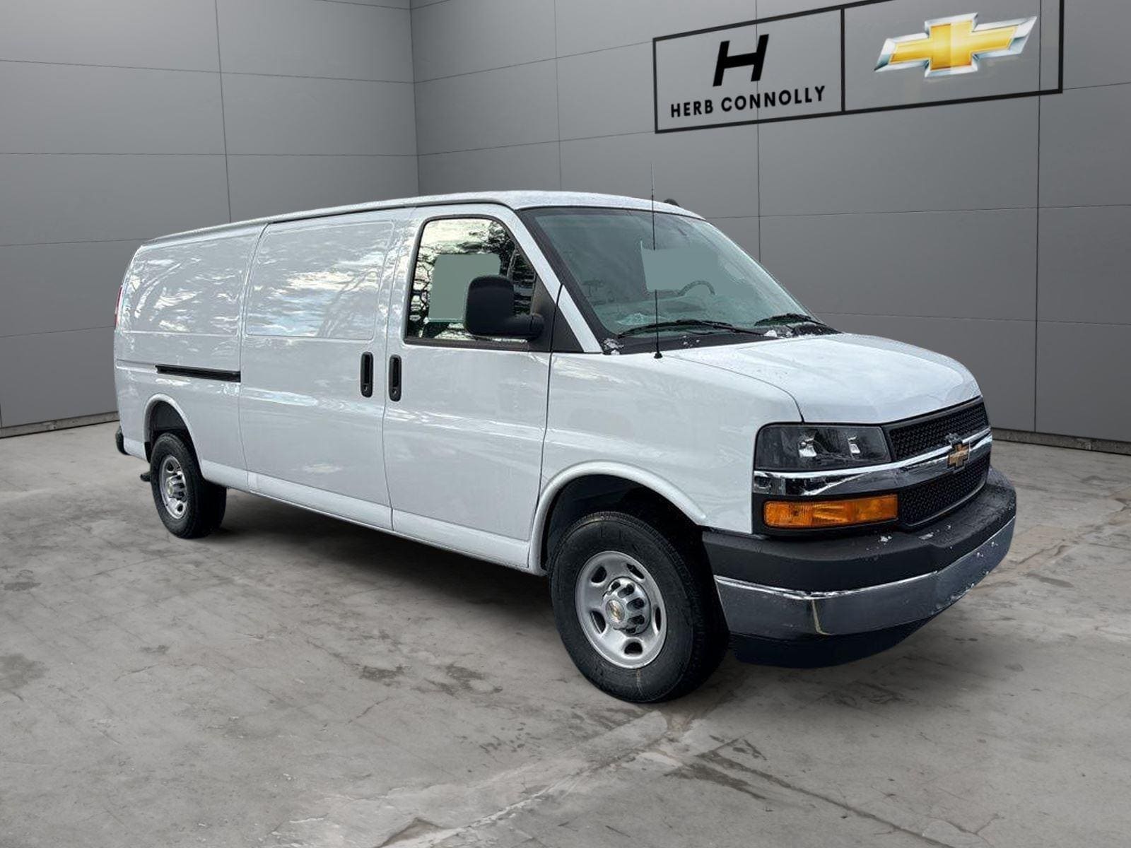 2025 Chevrolet Express 3500 Extended Work Van's photo