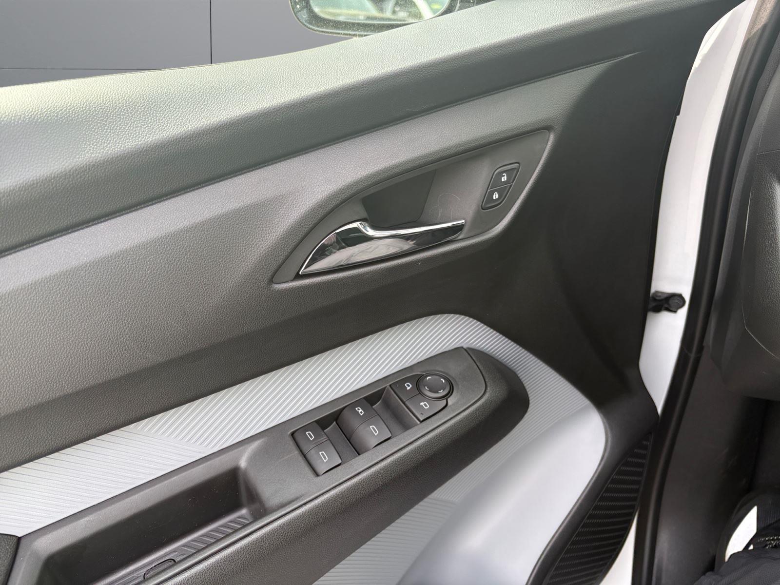 2027 Chevrolet Bolt LT - Photo 17