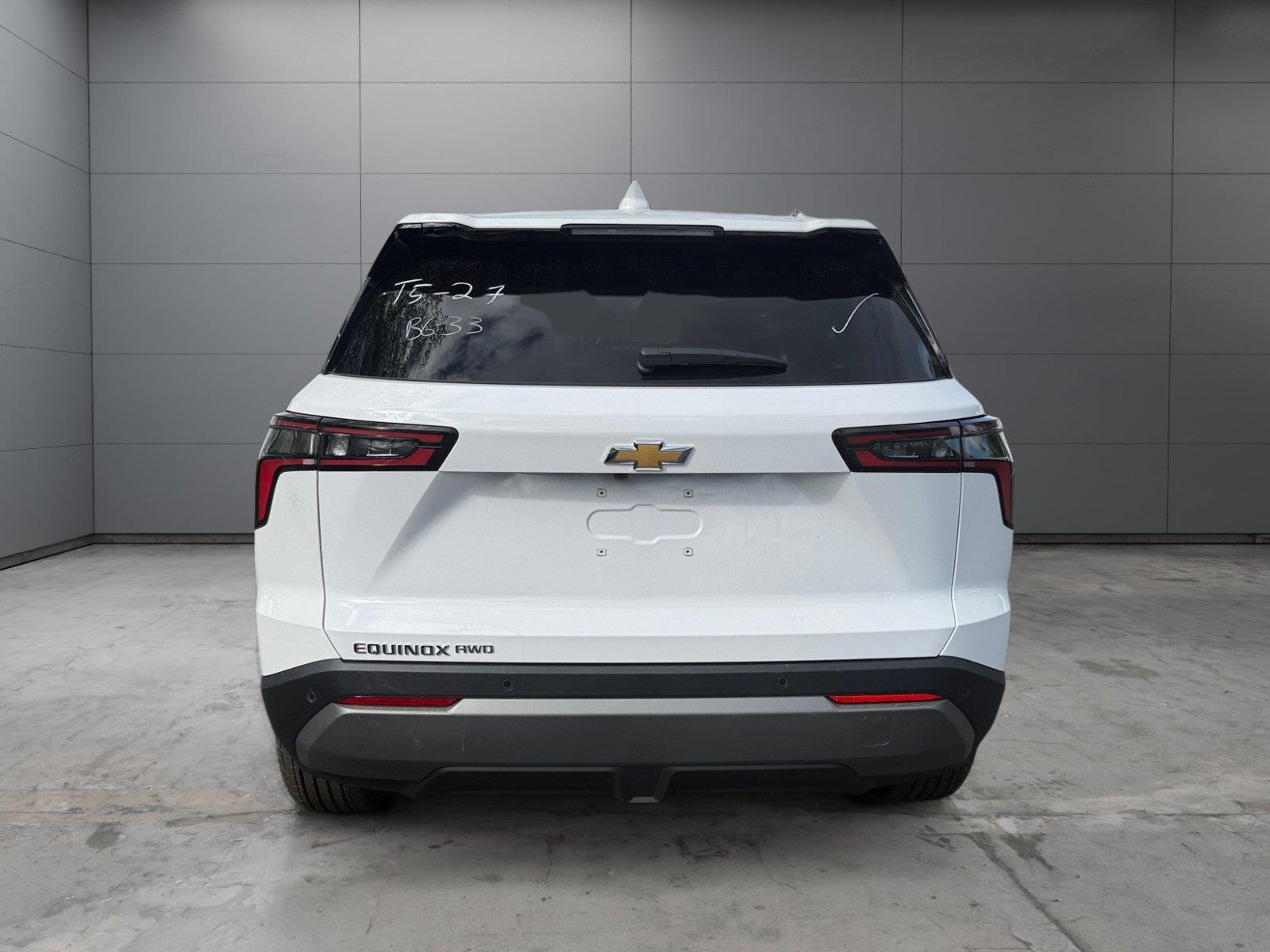 2027 Chevrolet Equinox LT - Photo 4