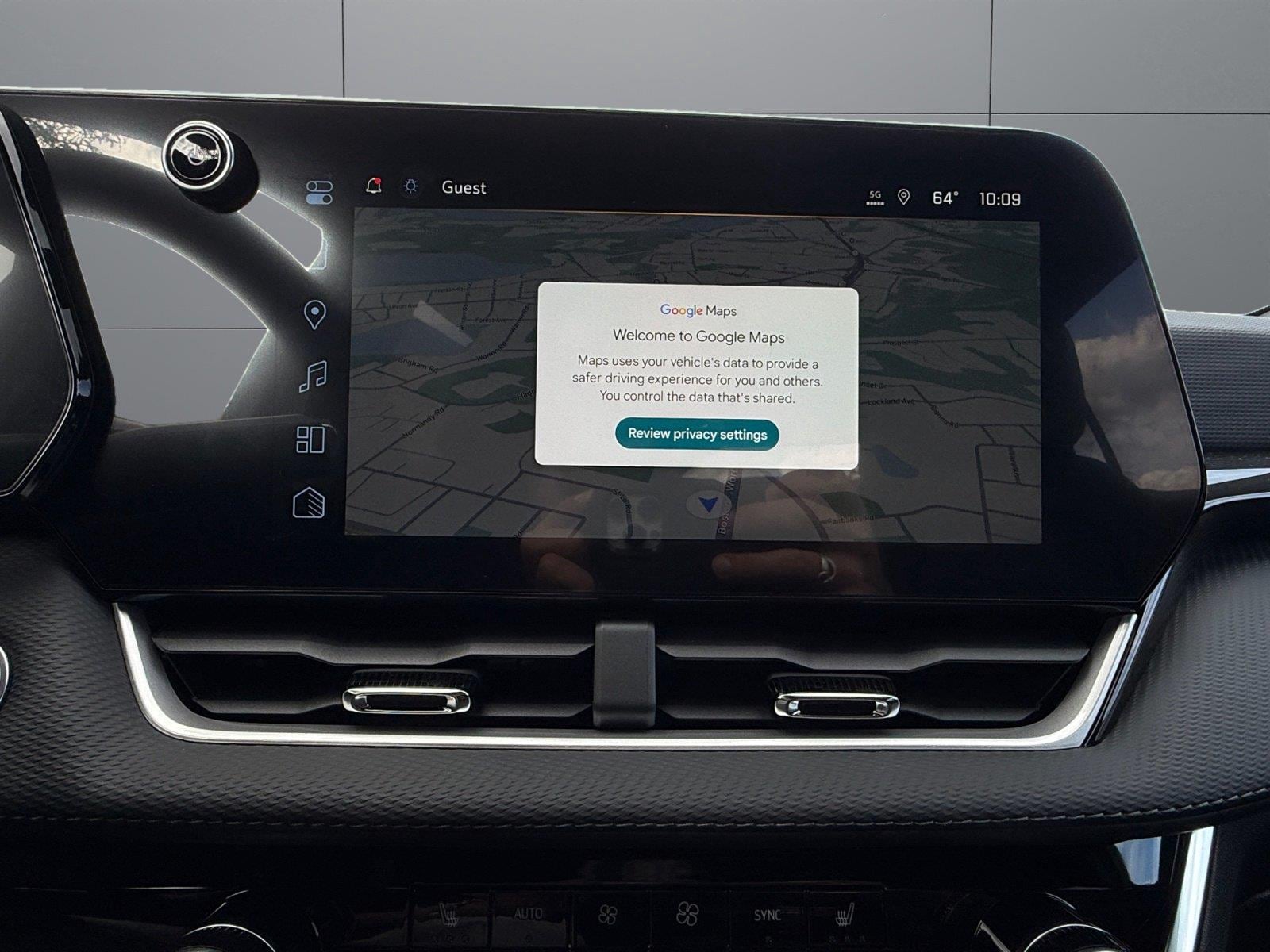 2027 Chevrolet Equinox LT - Photo 21