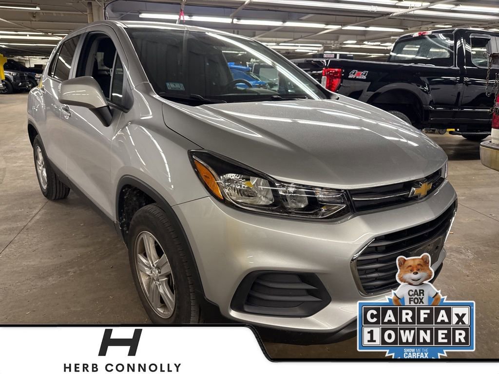 2022 Chevrolet Trax LS's photo