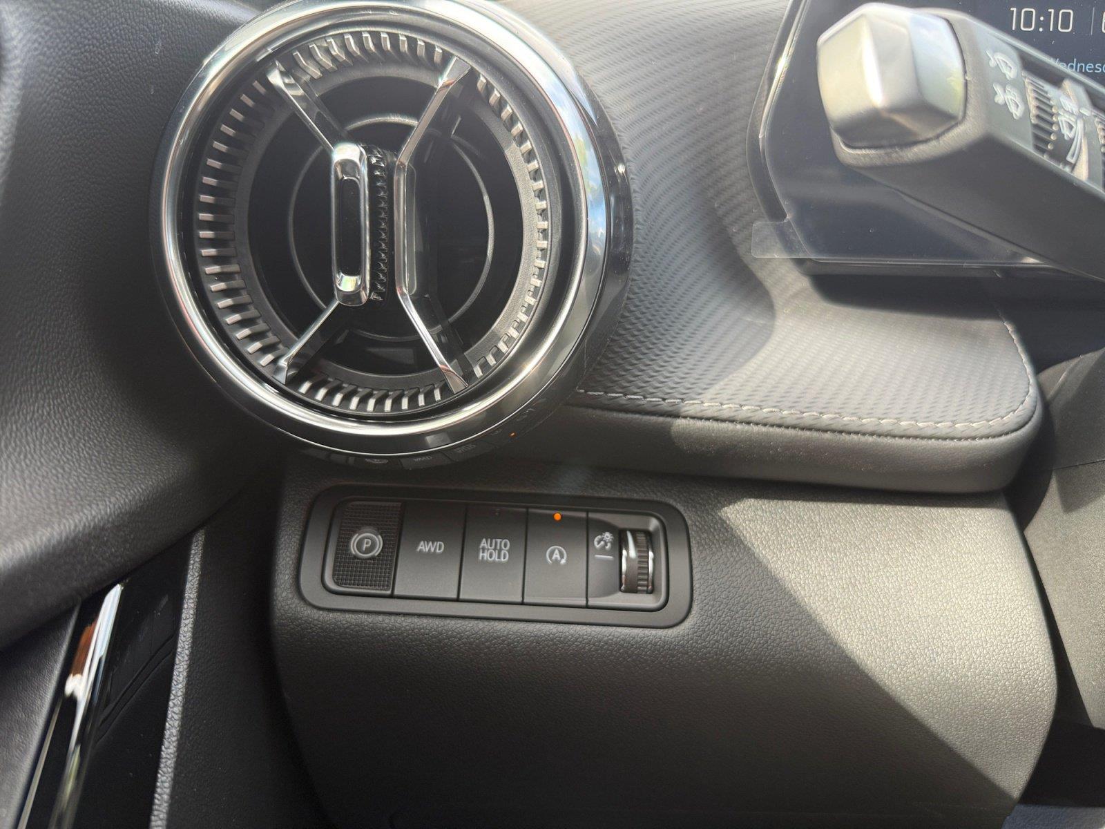 2027 Chevrolet Equinox LT - Photo 24