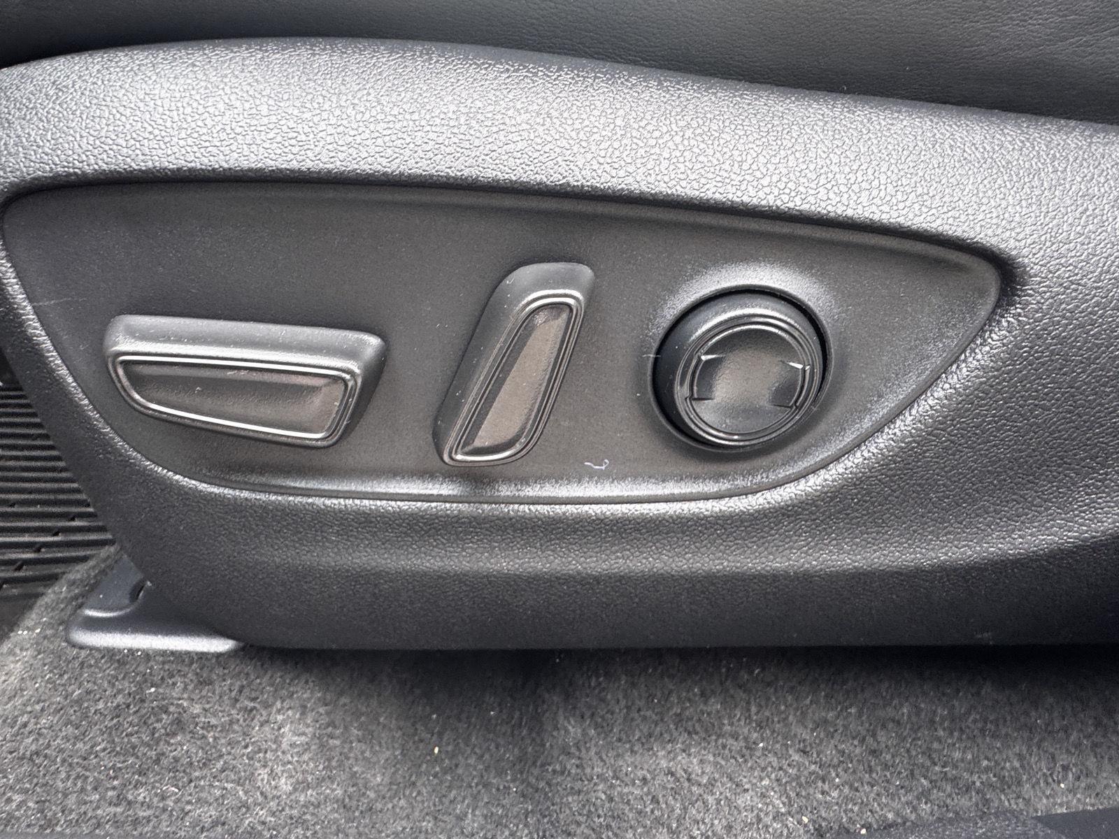 2023 Toyota RAV4 Limited - Photo 20
