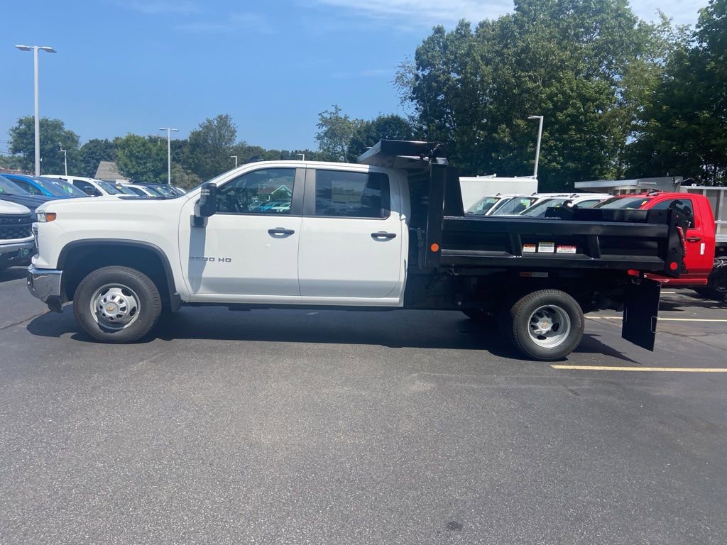 2025 Chevrolet Silverado 3500HD Work Truck photo 3