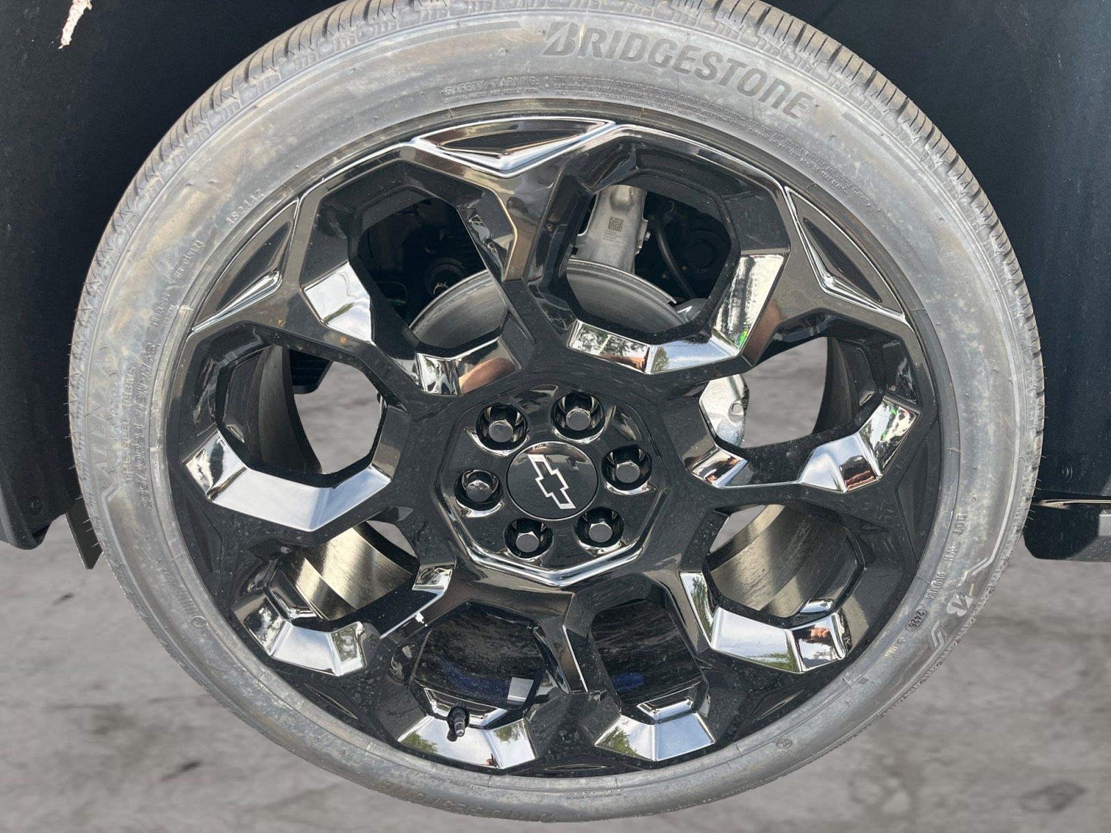 2026 Chevrolet Suburban High Country - Photo 9