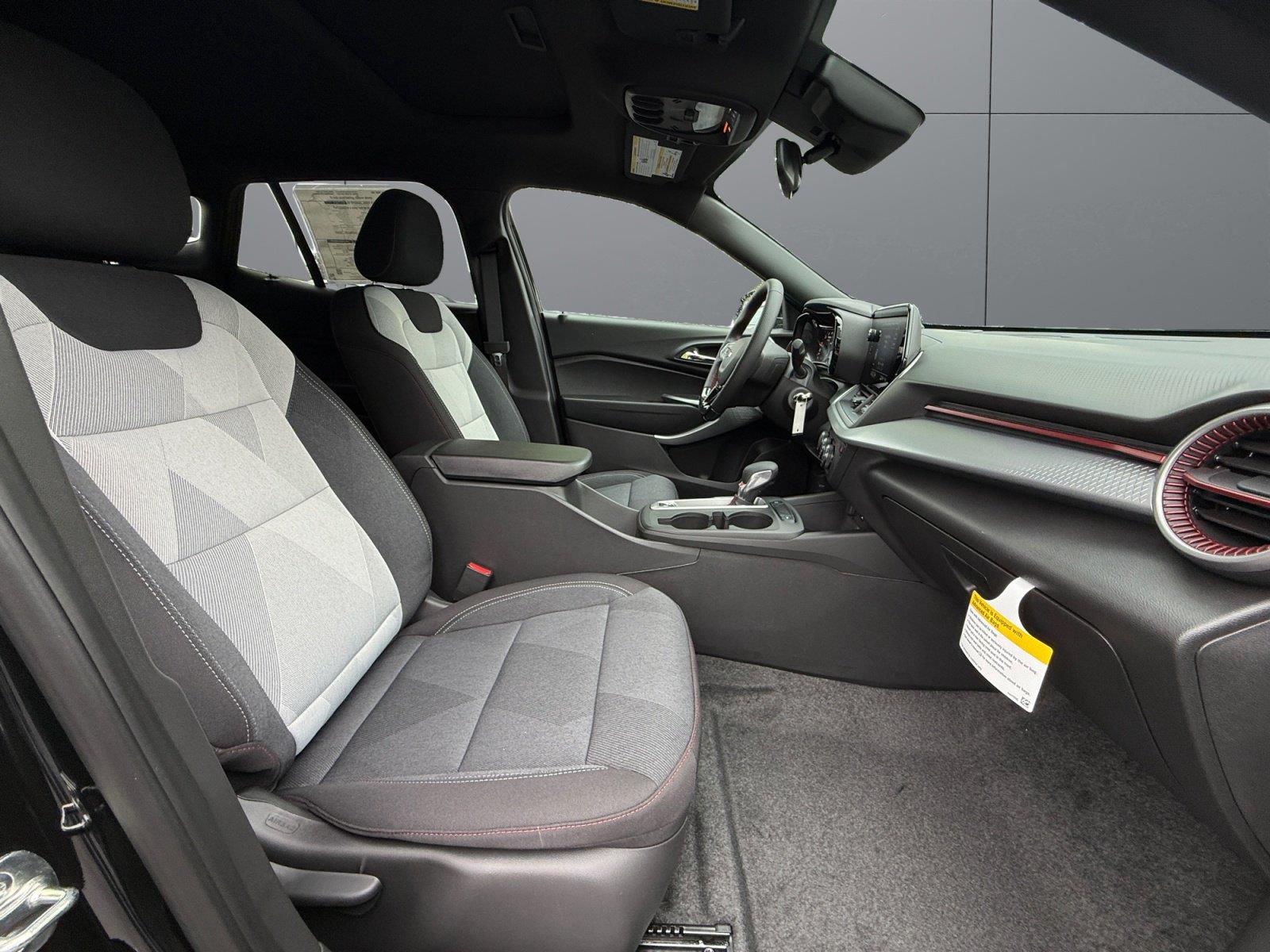 2026 Chevrolet Trax RS - Photo 14
