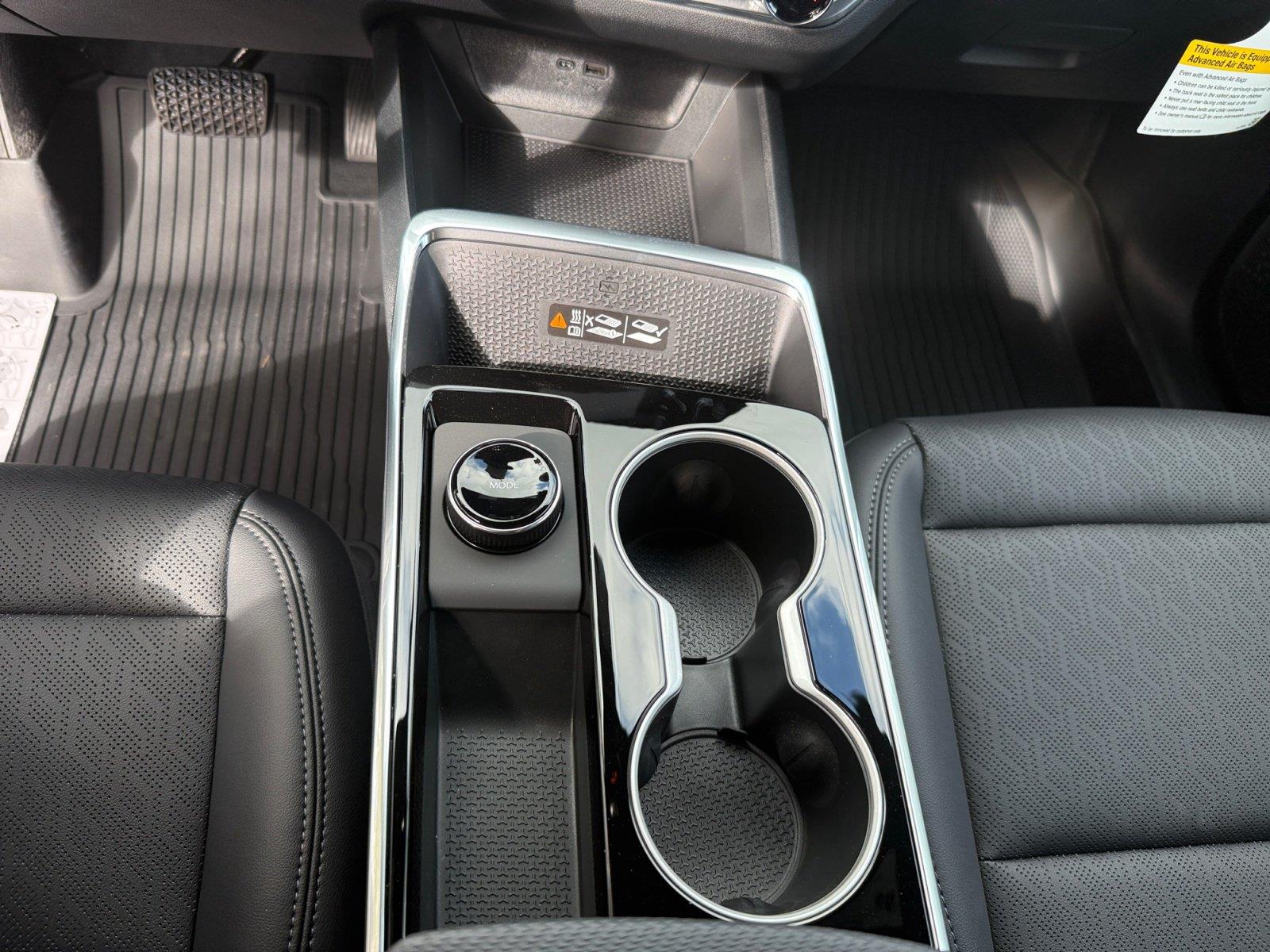 2027 Chevrolet Equinox LT - Photo 12