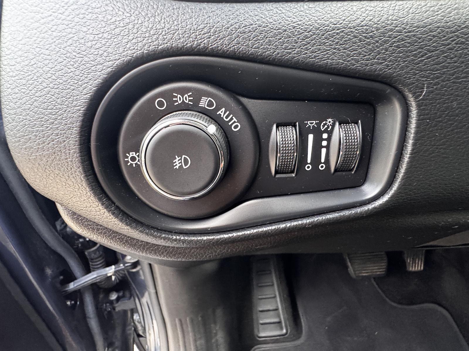 2021 Jeep Renegade Limited - Photo 17