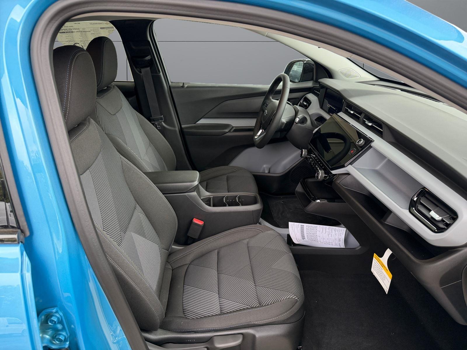 2027 Chevrolet Bolt LT - Photo 15