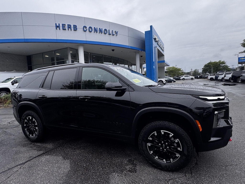 Used 2025 Chevrolet Traverse Z71 SUV