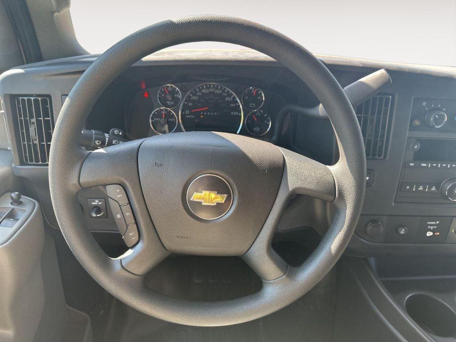 2025 Chevrolet Express Cargo Work Van - Photo 7