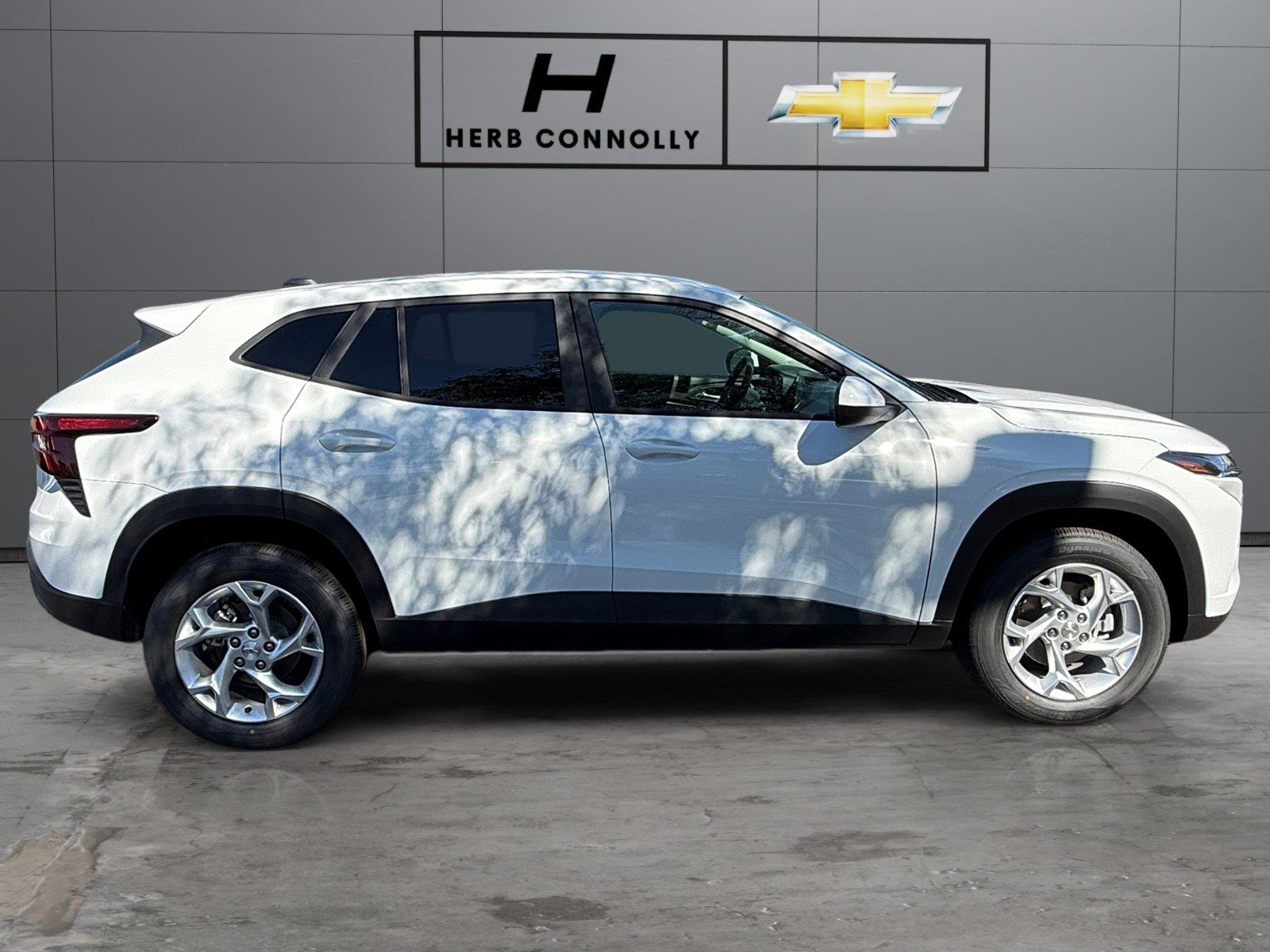 2026 Chevrolet Trax LS - Photo 6