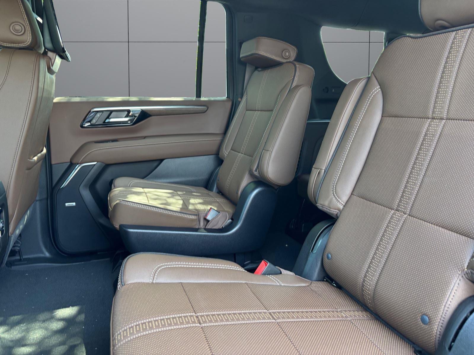 2026 Chevrolet Suburban High Country - Photo 13