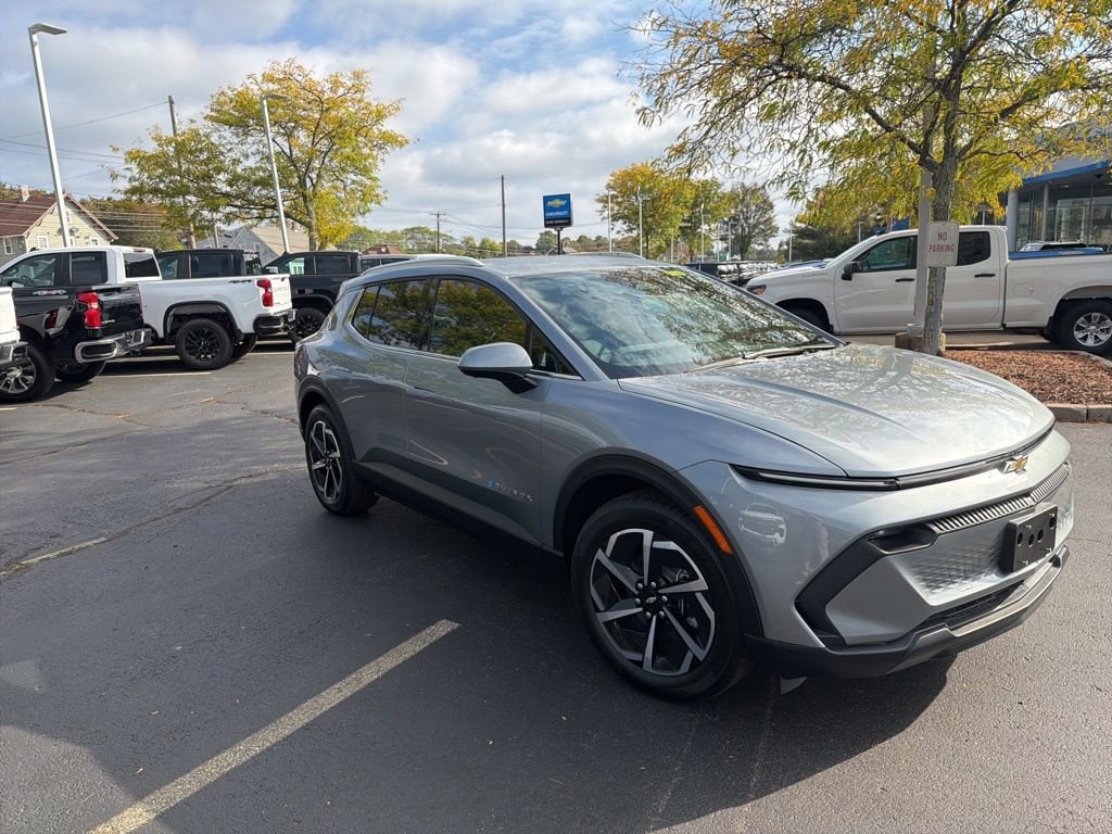 2026 Chevrolet Equinox EV 2LT's photo