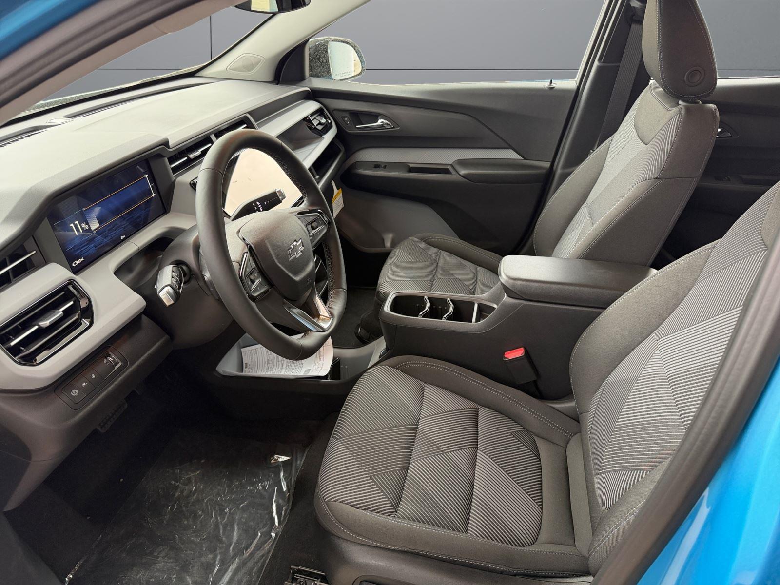 2027 Chevrolet Bolt LT - Photo 10