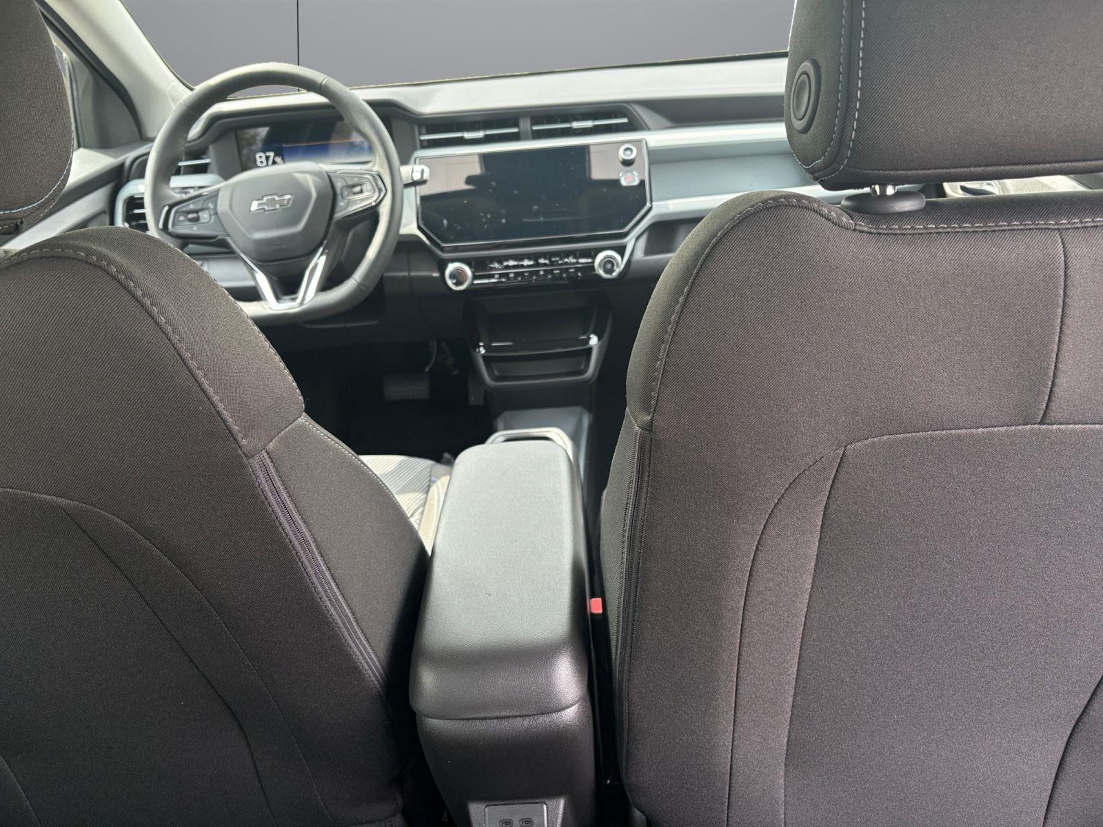 2027 Chevrolet Bolt LT - Photo 14