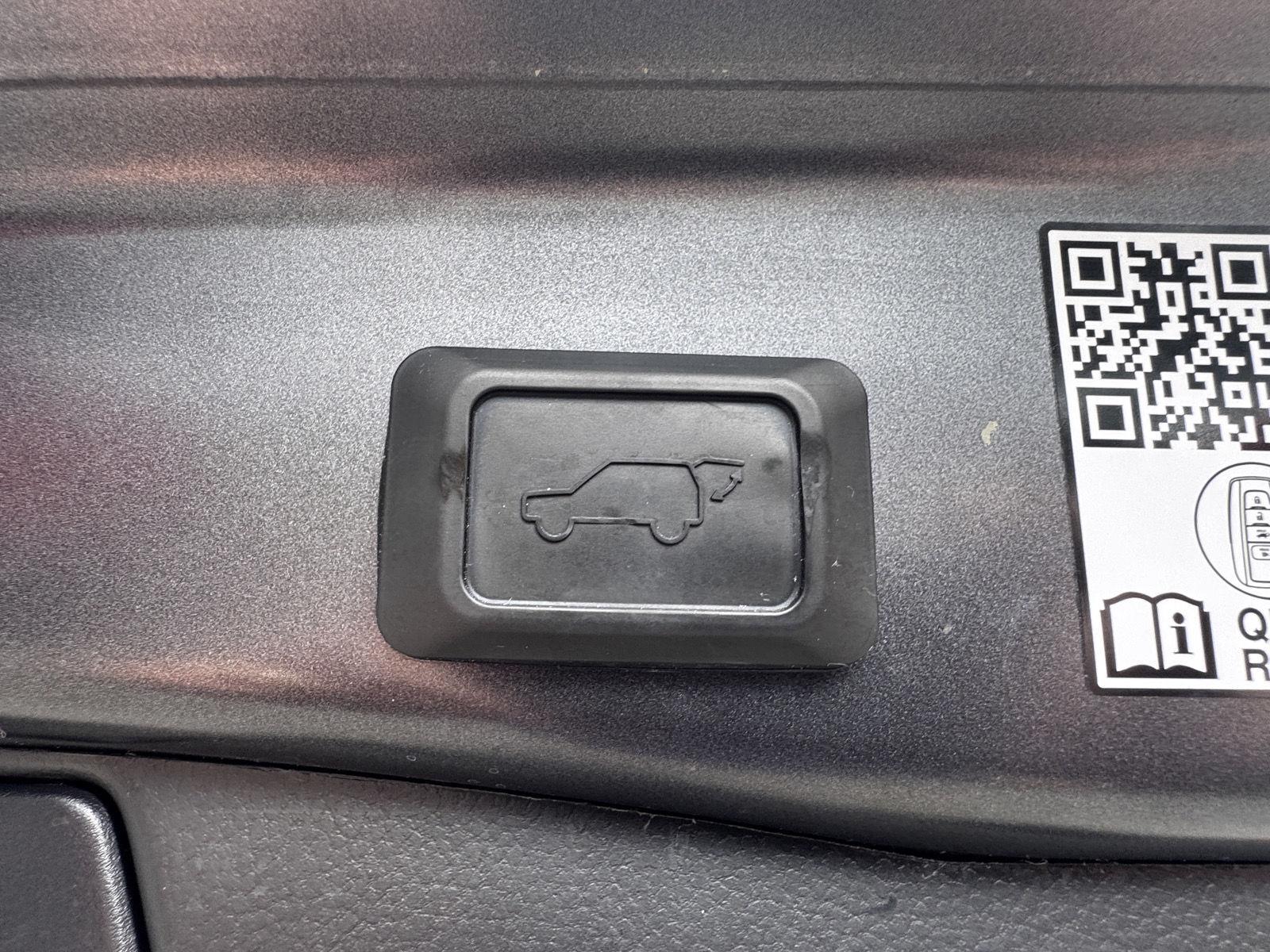 2023 Toyota RAV4 Limited - Photo 13