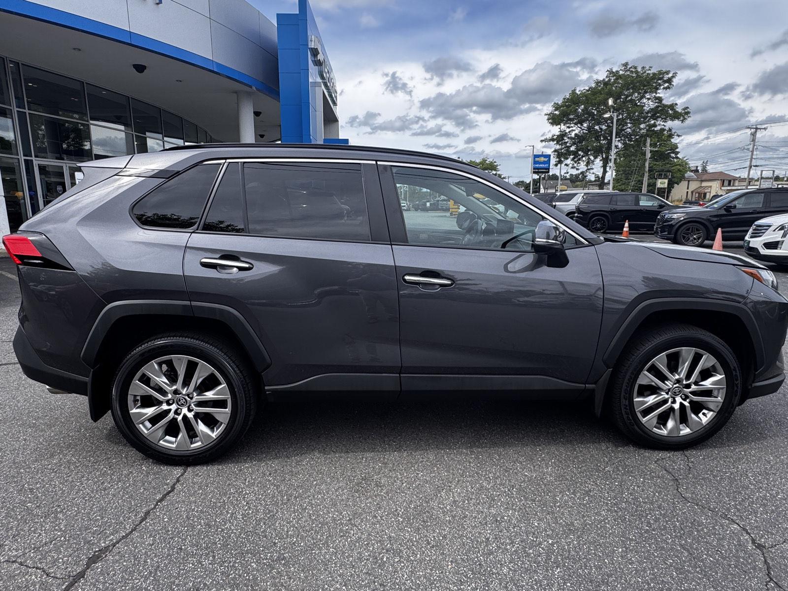2023 Toyota RAV4 Limited - Photo 8