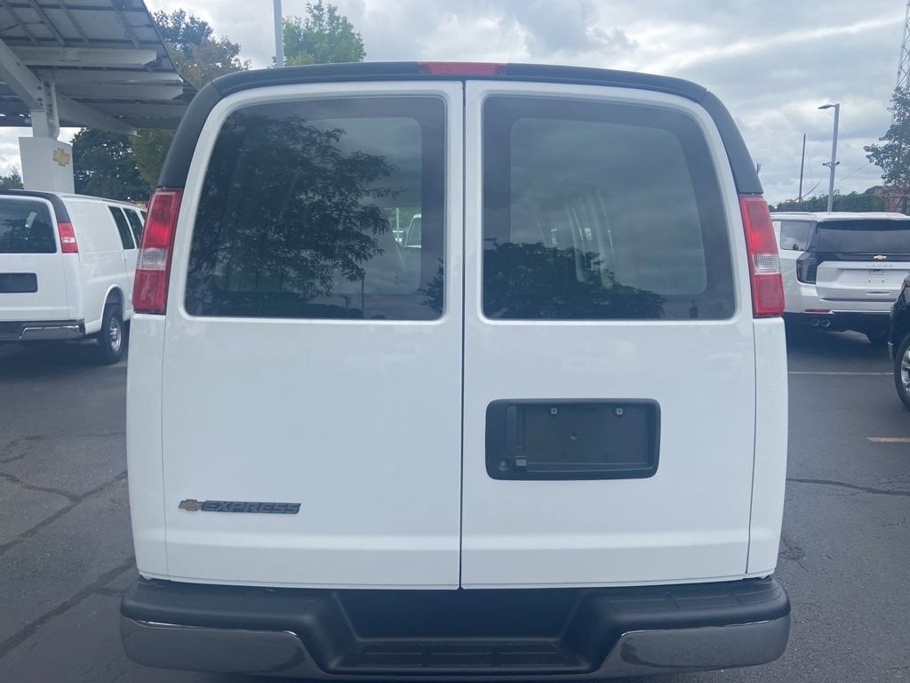 2025 Chevrolet Express Cargo 2500 Van photo 2