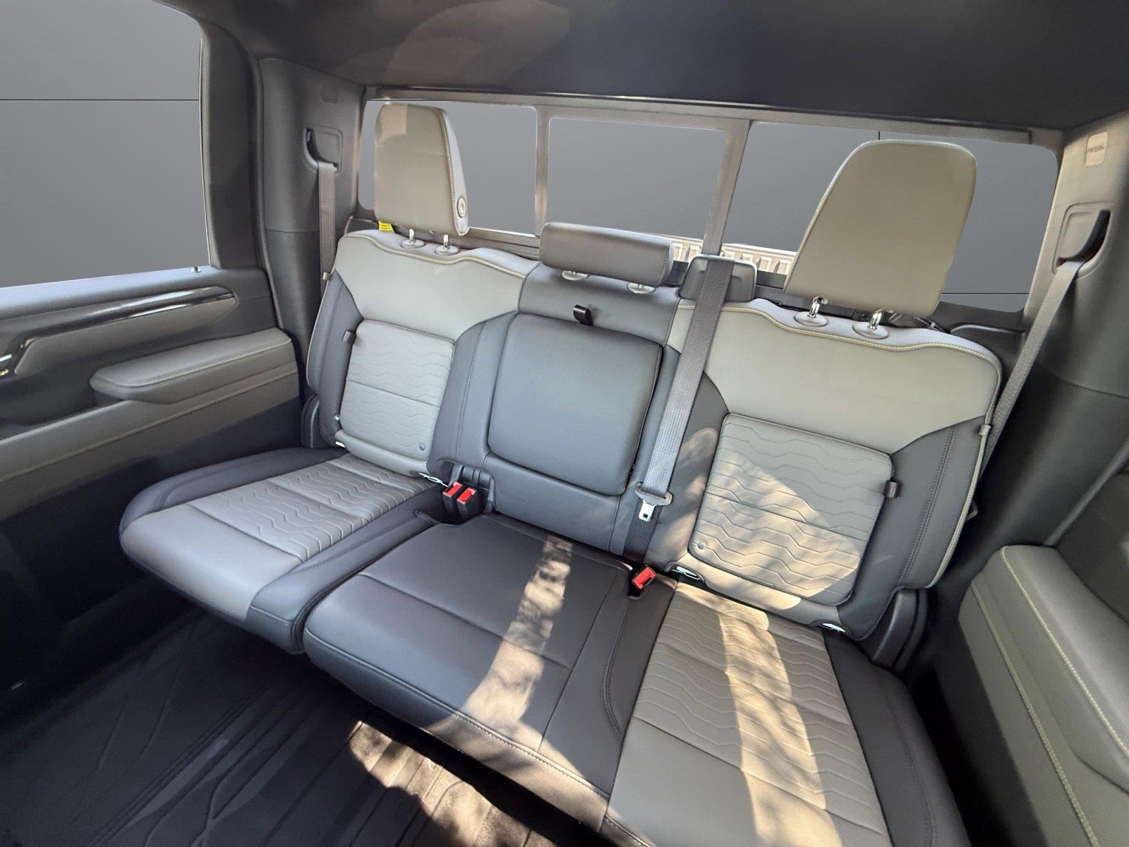 2026 Chevrolet Silverado 2500 HD ZR2 - Photo 13