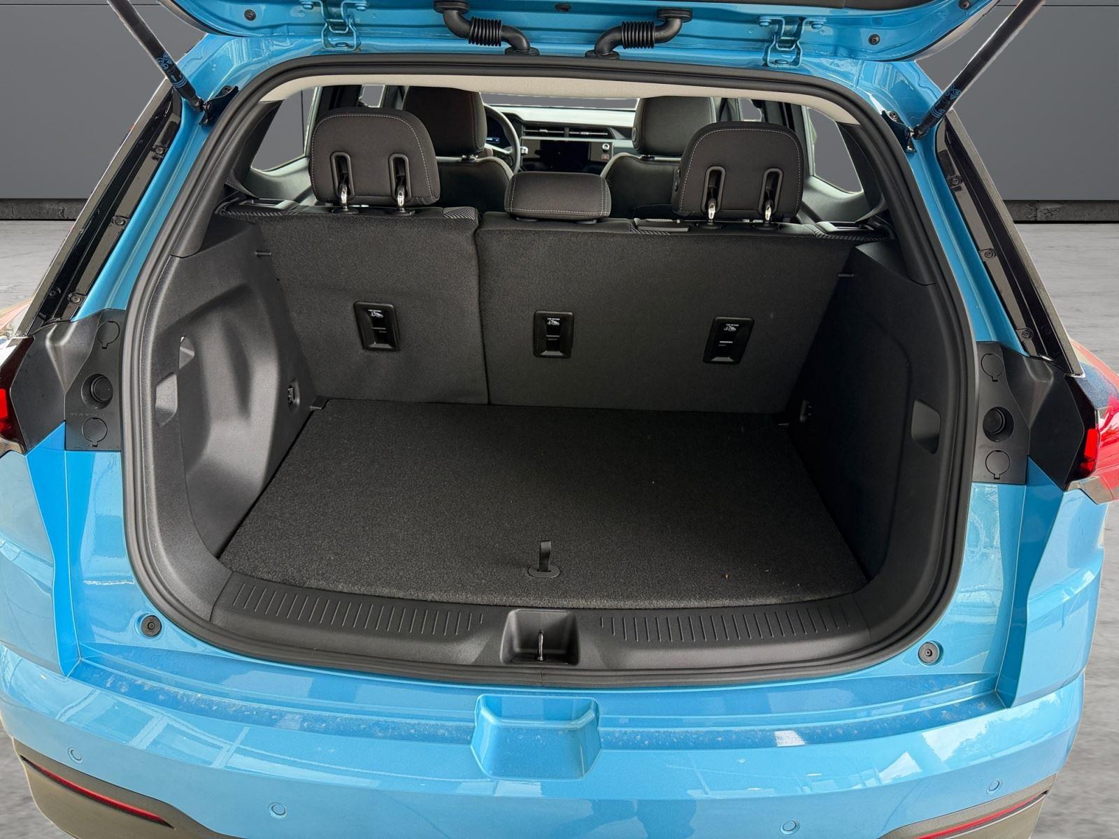 2027 Chevrolet Bolt LT - Photo 19