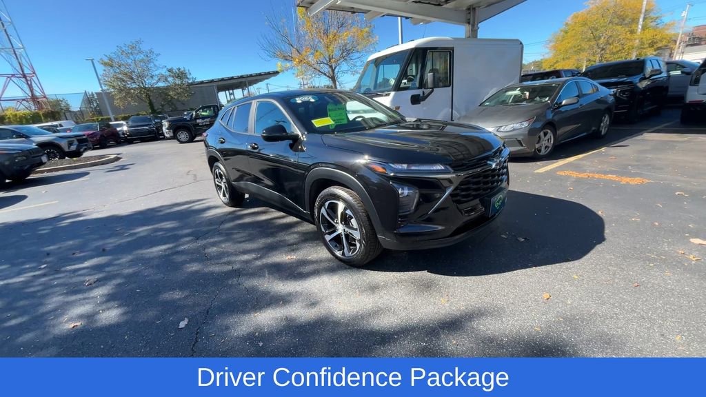 2024 Chevrolet Trax photo 2