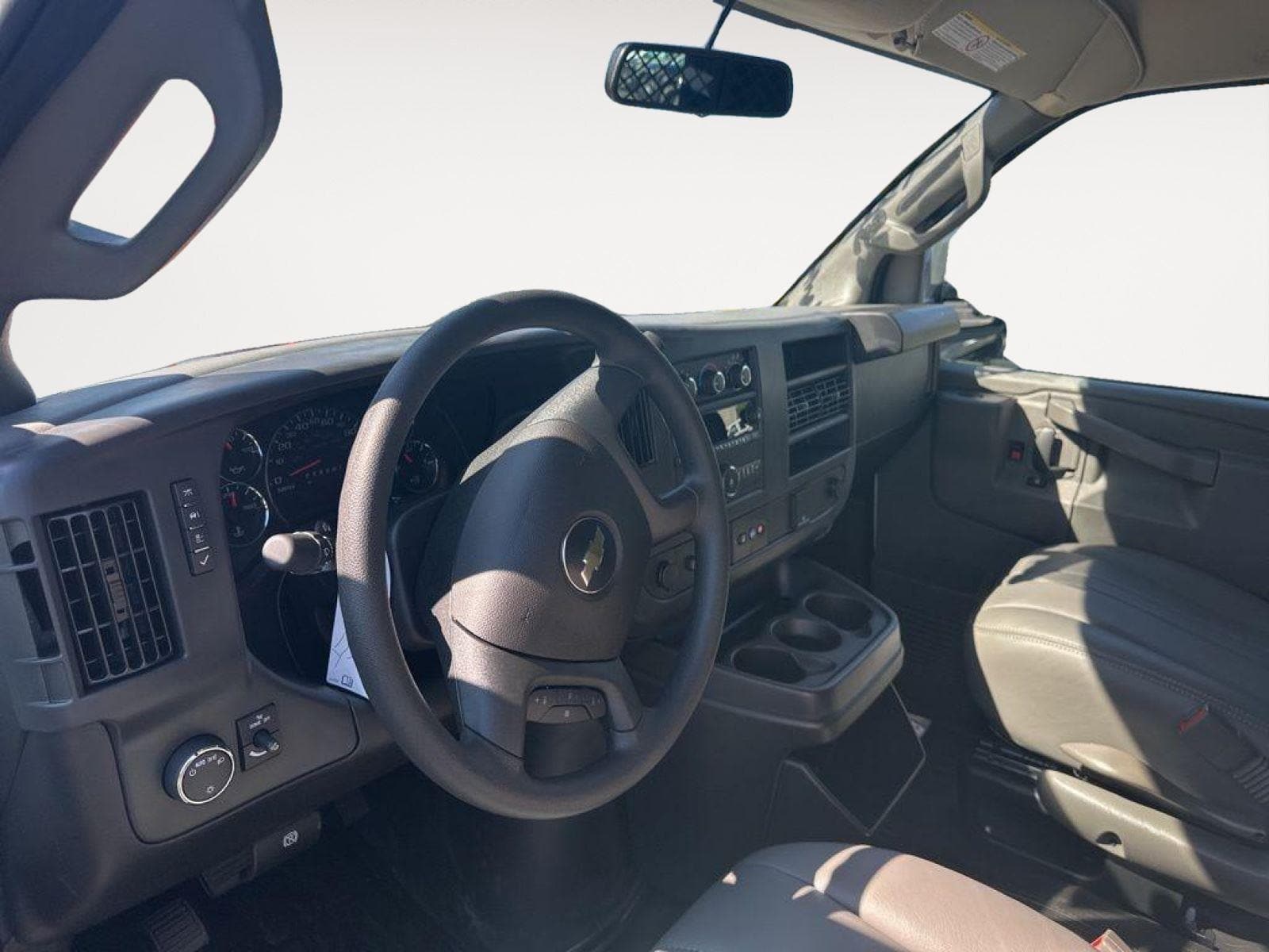 2025 Chevrolet Express Cargo Work Van - Photo 6