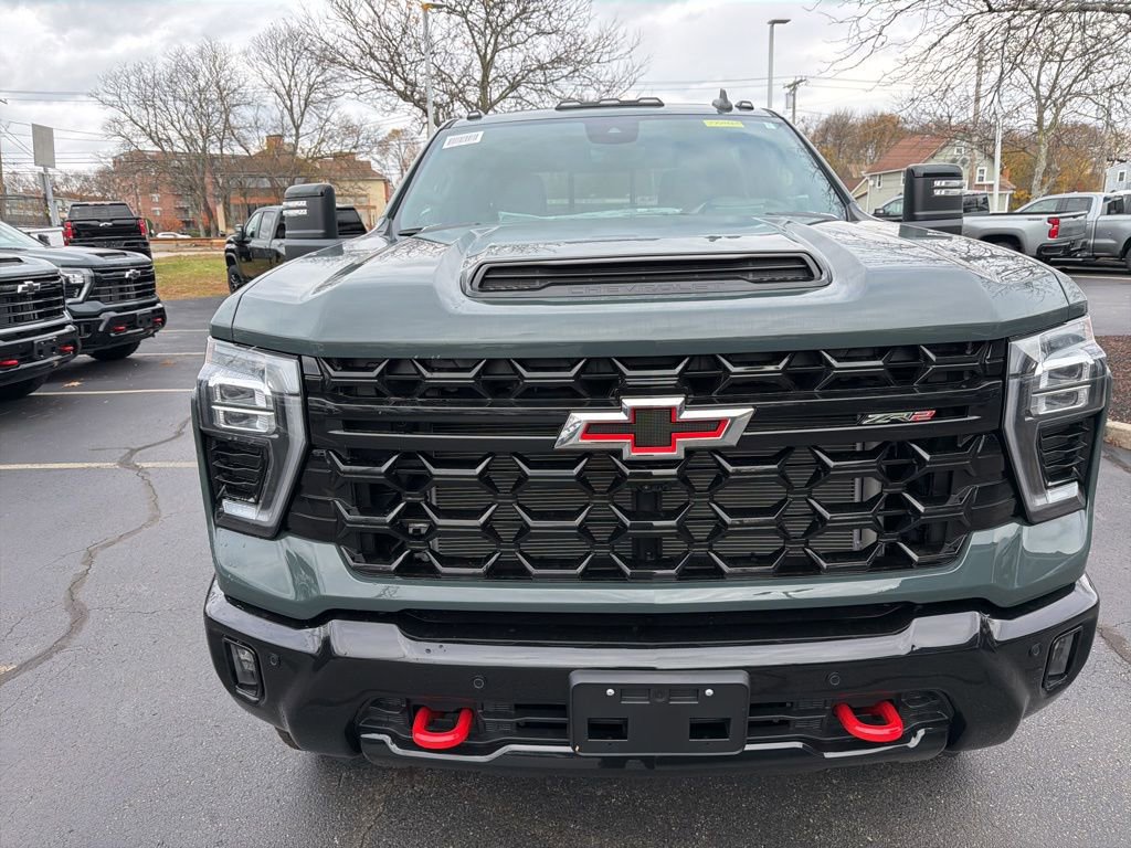 2026 Chevrolet Silverado 2500HD ZR2 photo 2