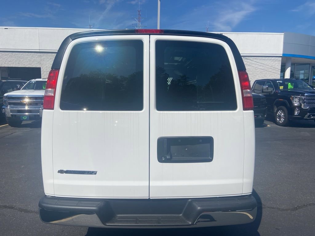 2025 Chevrolet Express Cargo 2500 Van photo 4
