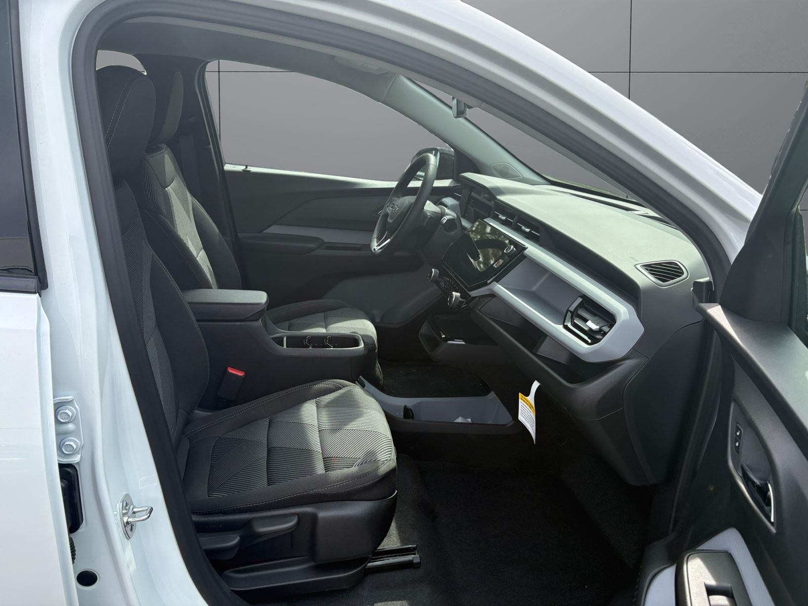 2027 Chevrolet Bolt LT - Photo 15
