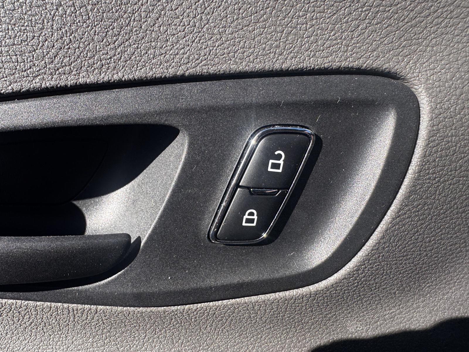 2025 Ford Transit Van Base - Photo 16