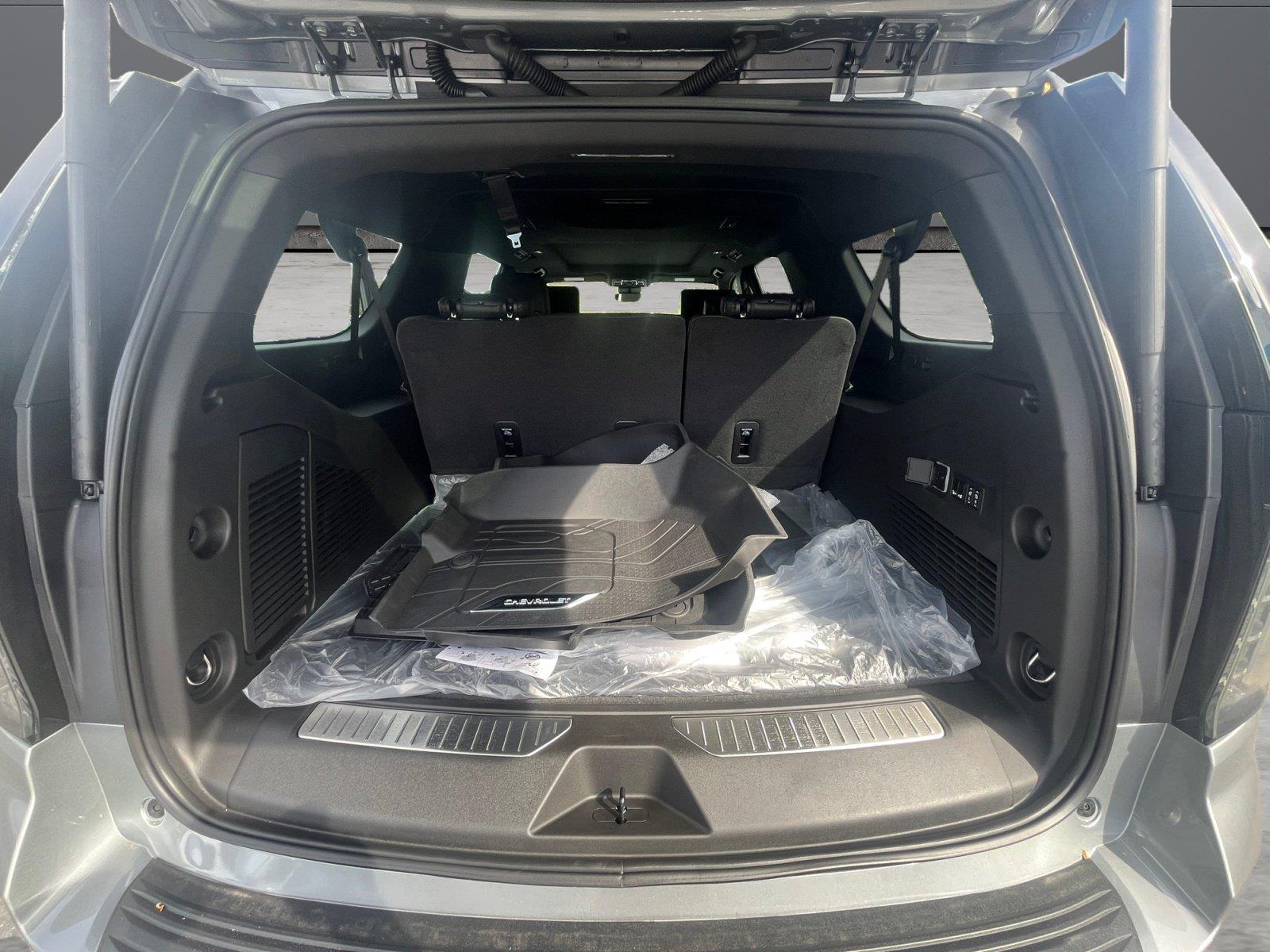 2026 Chevrolet Suburban High Country - Photo 19