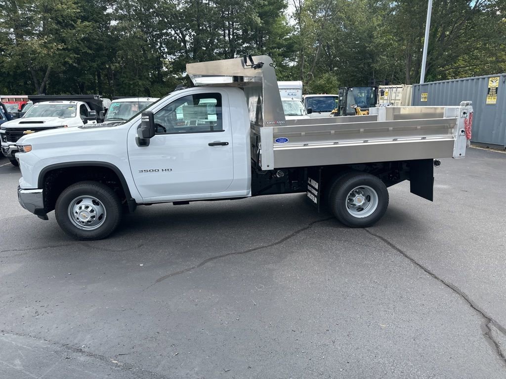 2025 Chevrolet Silverado 3500HD Work Truck photo 3