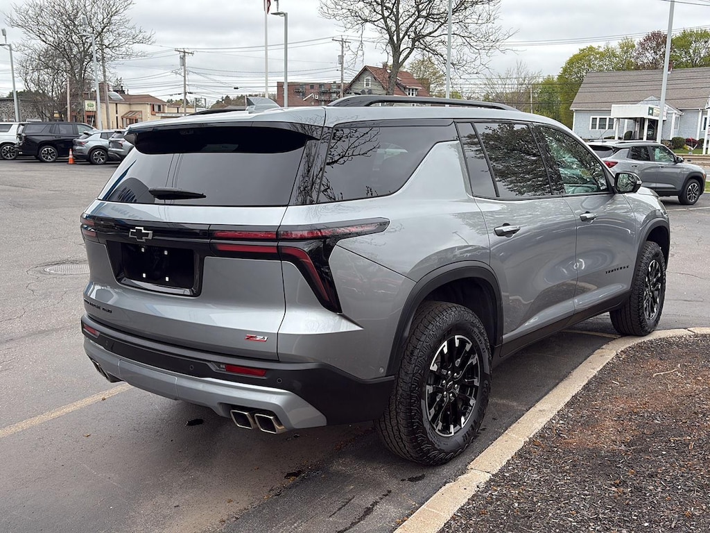 Used 2024 Chevrolet Traverse Z71 SUV