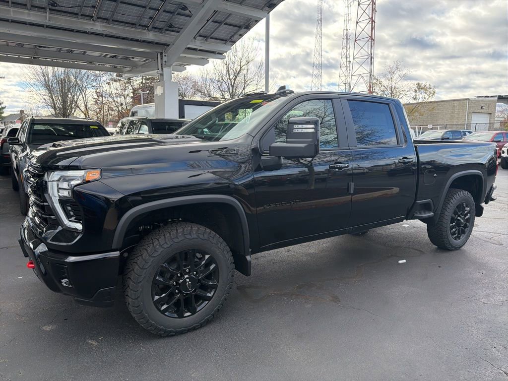 2026 Chevrolet Silverado 2500HD LT photo 3