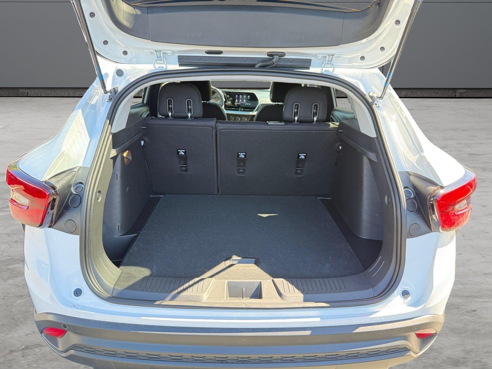 2026 Chevrolet Trax LS - Photo 19