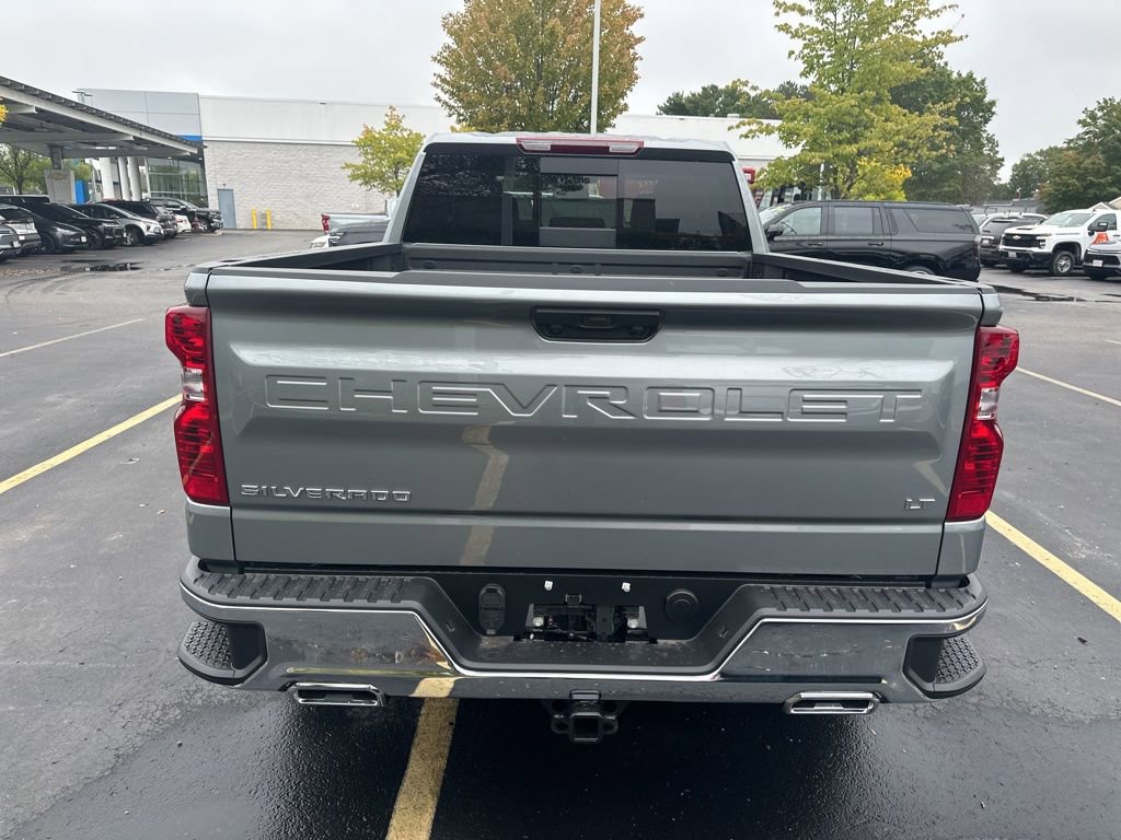 2026 Chevrolet Silverado LT photo 4